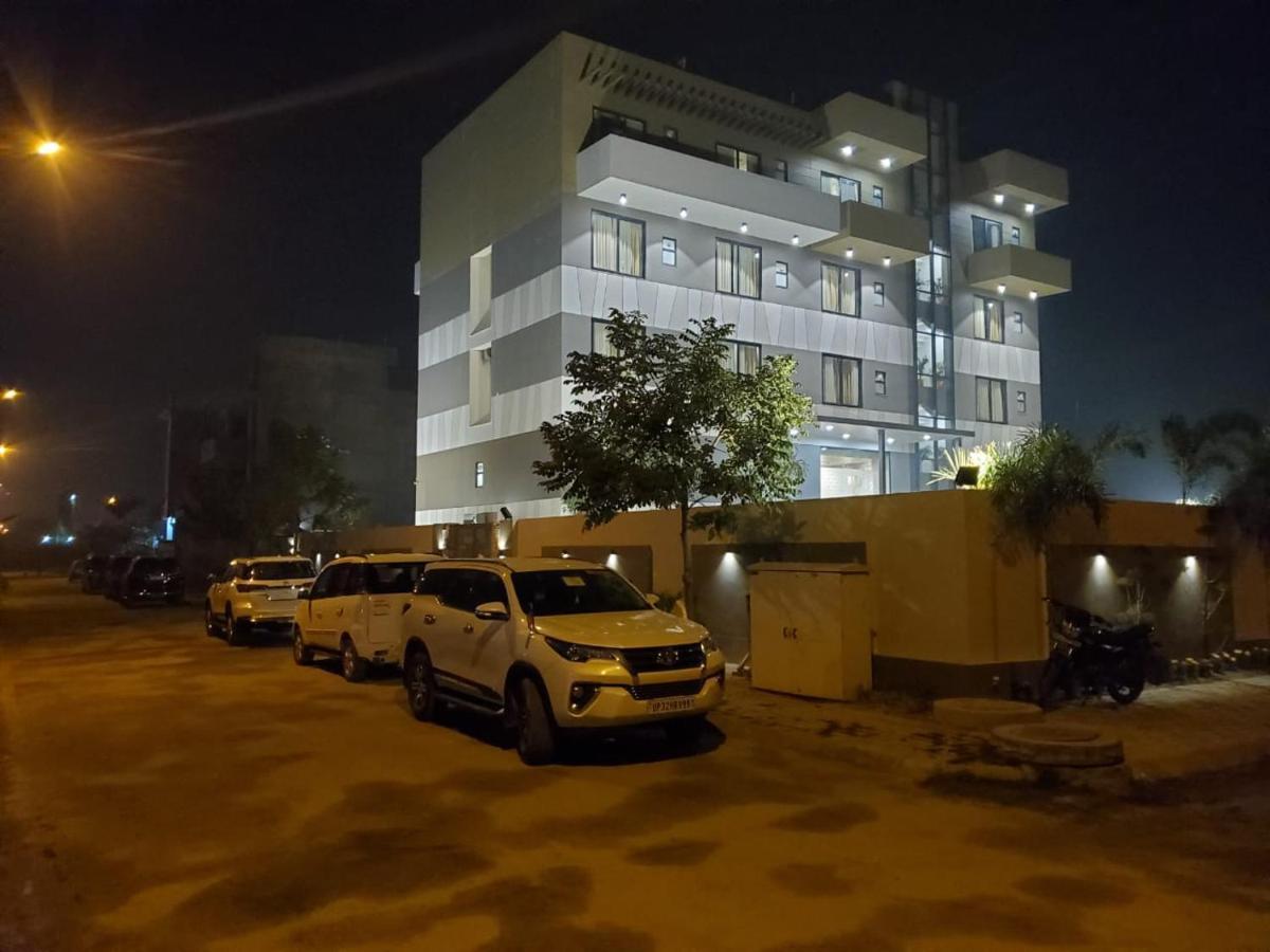 Hotel The Golf 1 ลัคเนา ภายนอก รูปภาพ