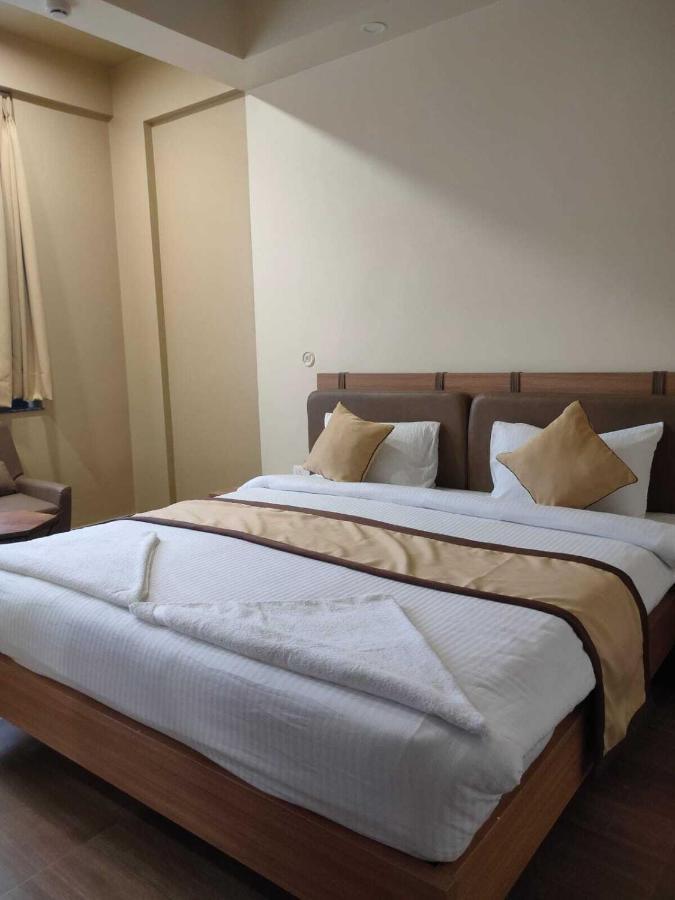 Hotel The Golf 1 ลัคเนา ภายนอก รูปภาพ