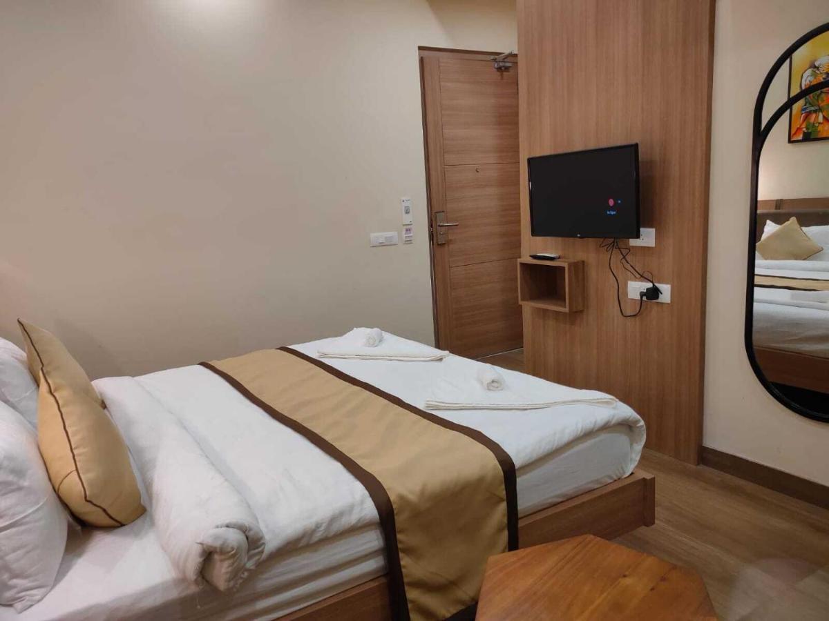 Hotel The Golf 1 ลัคเนา ภายนอก รูปภาพ