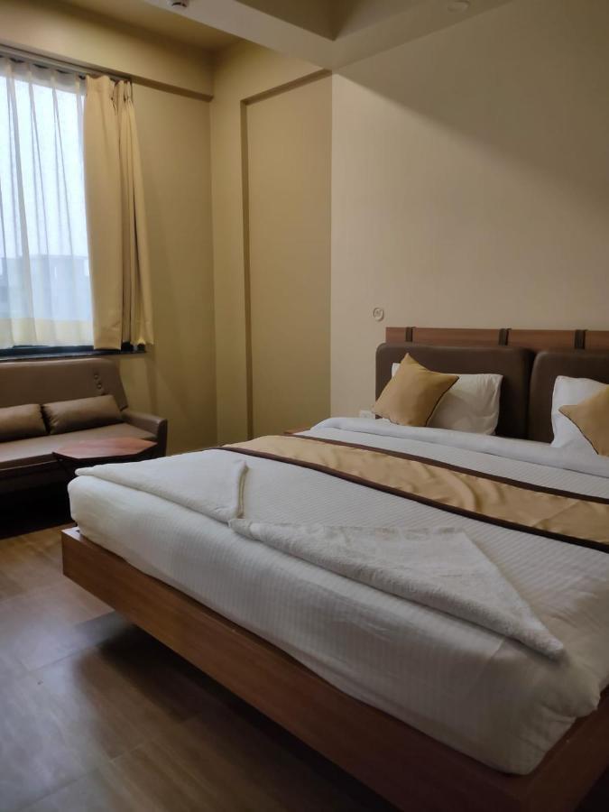 Hotel The Golf 1 ลัคเนา ภายนอก รูปภาพ
