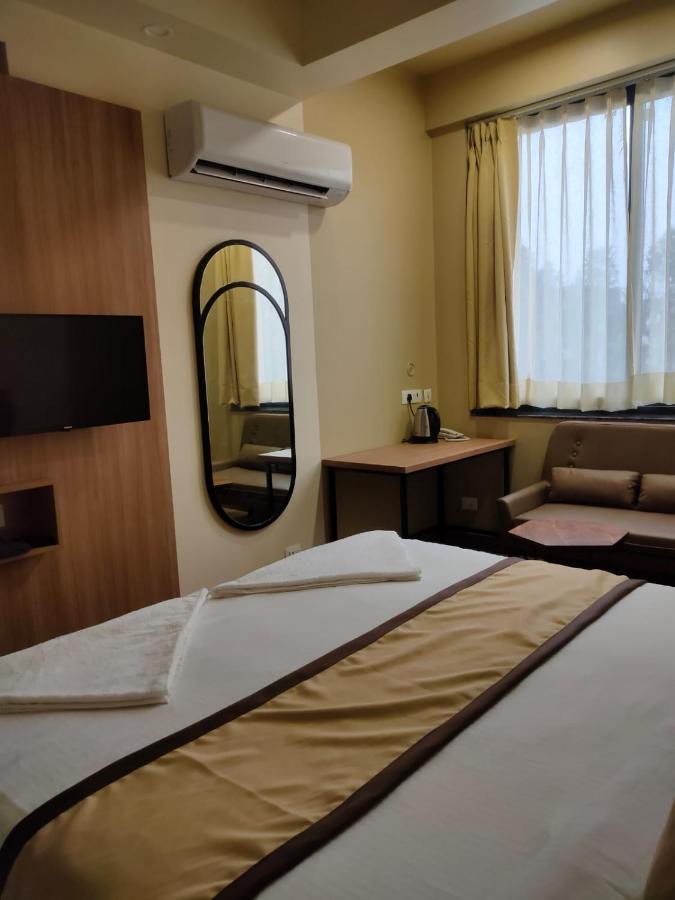 Hotel The Golf 1 ลัคเนา ภายนอก รูปภาพ